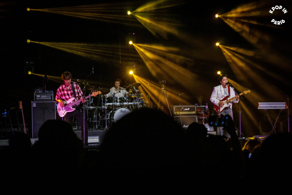 CNBLUE 3logy paris