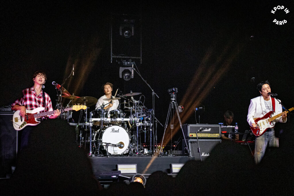 cnblue 3logy paris